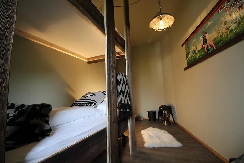 Gspusi Bar Hostel Münih